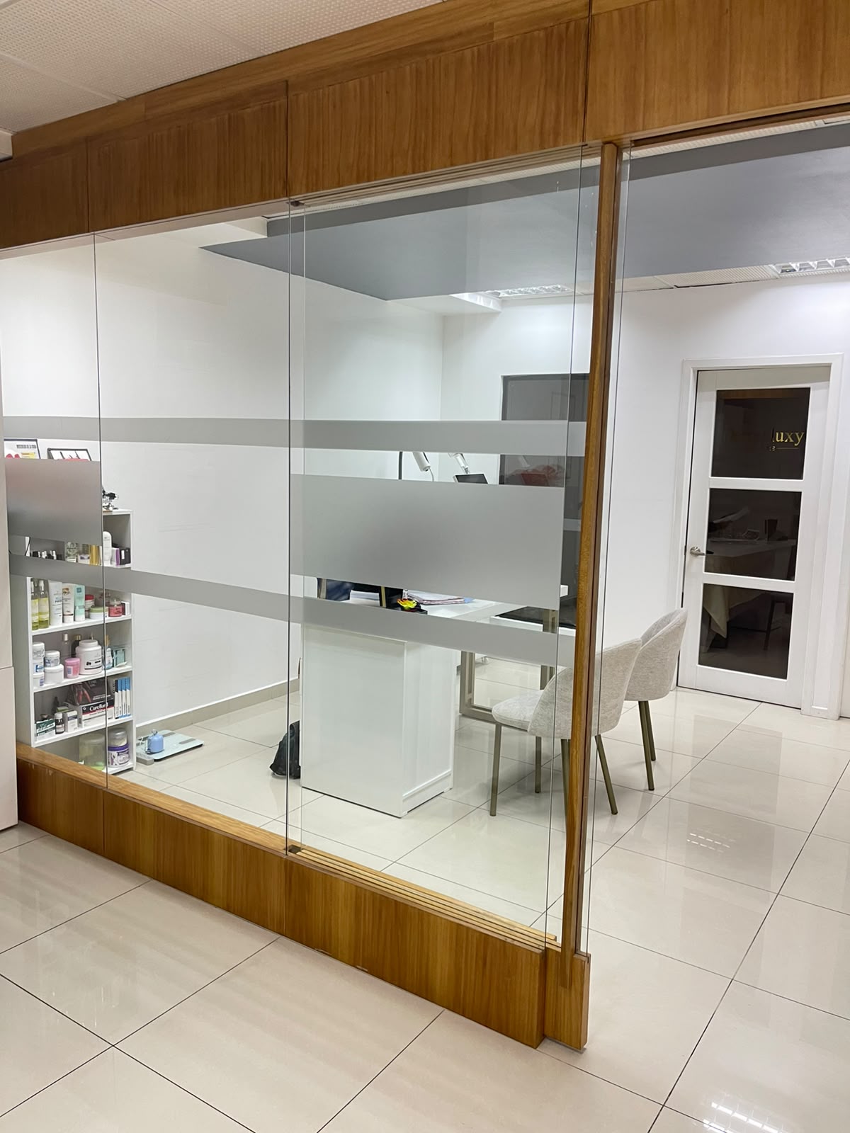 Interior de las instalaciones de DermaLuxy